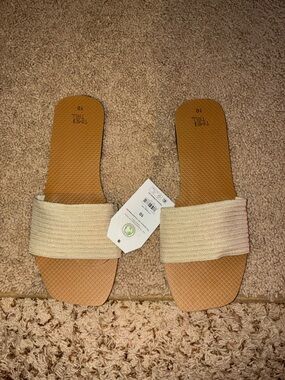 Time and Tru Beige Woven Slide Sandals
